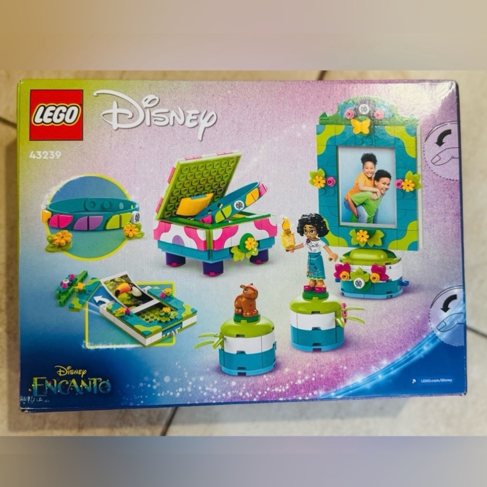 LEGO® Mirabel's Photo Frame and Jewelry Box - Picture 10 of 12